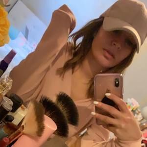 Meet your Posher, Jonida